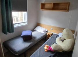 mobilhome vue mer accès direct plage sable fin SEMAINE UNIQUEMENT，位于勒格劳德阿格德的酒店