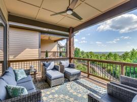 Community Perks Mountain-View Condo in Toccoa!，位于Toccoa的酒店