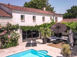 Le Logis de La Brumanderie - Saintes，位于Fontcouverte的酒店