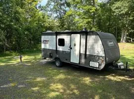 Cozy Camper Retreat on Sleepy Hollow Lake