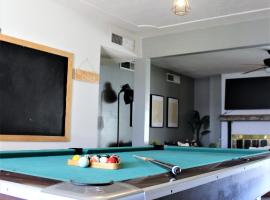 The Sunset Casa Chuco Pool Near Downton，位于埃尔帕索的酒店
