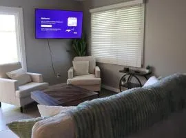 Cozy Townhome Close to Old Town