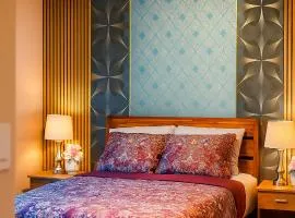 Lux Private Room in Shared Home Prime Location