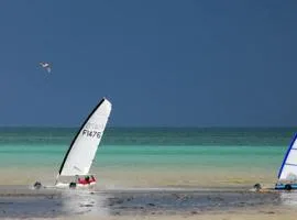A 2 pas de la plage