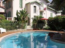 La Villa Roseraie , Hôtel Familial OUVERT TOUTE L'ANNEE，位于旺斯的酒店