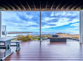 Ocean Front retreat Fleurieu Coast Wirrina Cove，位于Wirrina Cove的酒店