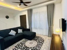 2storey KLIASepang Netflix, Fully AC, Heater