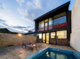 Niabi Villa with pool，位于第比利斯的别墅