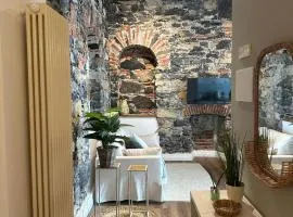 Urban Chic Apartment White