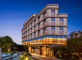 上海虹桥荷逸唐酒店北新泾地铁站Shanghai Hongqiao Heyitang Hotel Beixinjing Subway Station Branch，位于上海上海虹桥国际机场 - SHA附近的酒店