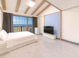 Taean Hagampo Rendezvous pension，位于泰安的酒店