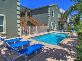 2 Bed 2 Bath 2nd Fl Condo by Beach with Pool，位于南帕诸岛的乡村别墅