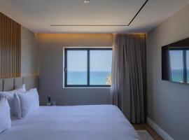 Seanergy Boutique & Spa Hotel，位于内坦亚的酒店