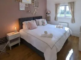 The Stables - Private room in a shared house - Guests only