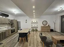 Denys & Kelly apartments