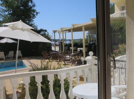Beachfront apartment in 4star Hotel - Kiten，位于希典的酒店