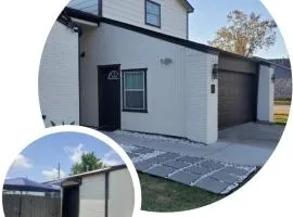 Entire Apartment Unit PLUS Private Room In Spring