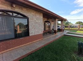 Habitación privada en Casa Lilian，位于Hohenau的酒店