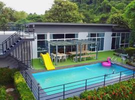The X10 Nordic Tent and Glamping Pool Villa Khaoyai เขาใหญ่ - SHA Certified，位于Ban Thung Sawang的酒店