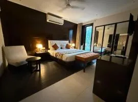 Hotel Grand Arcasia Saket- Near PVR Anupam