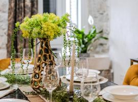 Luxury Villa Unikat with Seaview & Jacuzzi，位于米欧纳的别墅