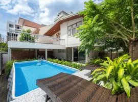 MIQ S22 Pool Villa PhromPhong Emsphere 5BR