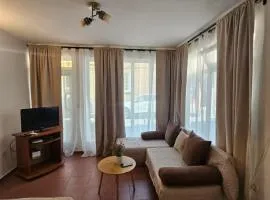 Charming Ground Floor Aprt In Old Sofia