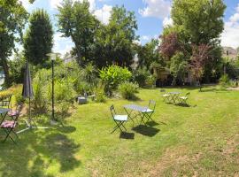 Villa du Beau Port，位于Cenon-sur-Vienne的带停车场的酒店