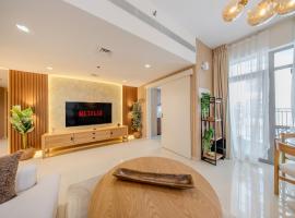 2BR Luxury Apartment in Al Zahia Pool View by BlueCloud holidays，位于沙迦的带泳池的酒店