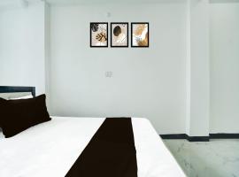 Hotel O S.S. Hotel and Restaurant，位于Phāphāmau的酒店