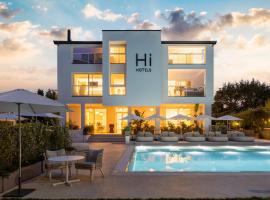 Hi Hotels Sirmione - Lakeview Pool，位于西尔米奥奈的酒店