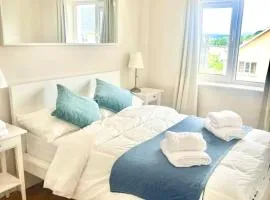Seaside Stay in Cobh
