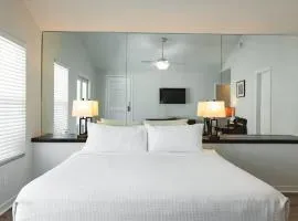 NEW! Villa Positano - Duval Square Condo, Pool, Hot Tub & Parking