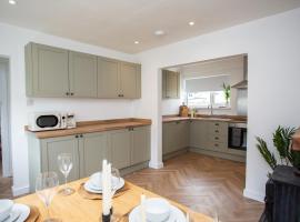 Vacant Nest The South End Spacious Smart TV，位于基尔德村的酒店