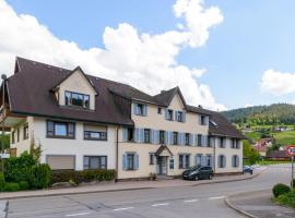 Simplex Stays Hotel Tannengrund，位于拜尔斯布龙的酒店