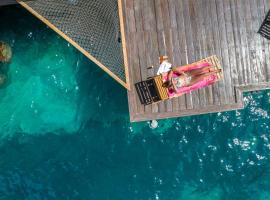 Off-Grid Oceanfront Villa，位于Savaneta的酒店