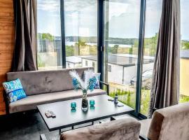 Sea view BluEscape by Vellaris, Luxury Mobile Home，位于木洛希尼的露营地