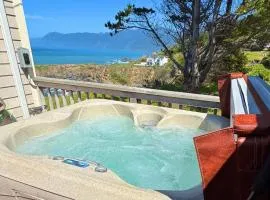 Cozy Oceanview! by OceanviewHotTubs Oceanfront! Shelter Cove, CA Tesla EV station