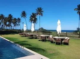 Apartamento Pé na Areia Cond Alphaville Guarajuba