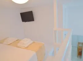 Victoria Apartement-Loft with amazing sea view in Adamas Port