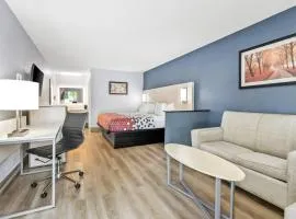 Econo Lodge Inn & Suites Cayce I-26 Airport