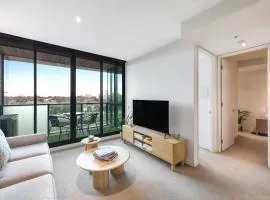 108 Flinders - Stunning Views & Prime Location