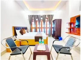 Hotel Premium Mateshwari Grand Near Ramjanambhoomi And Temple - Fully Air Conditioned Hotel With Free Parking Free Wifi & Room Service - Budget Hotel In Ayodhya