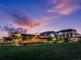 Hermanus Waterfront Boho Studio Apartment, Whale Coast Hideaway