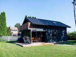 White Nights holiday home with sauna and grill，位于派尔努的酒店