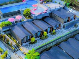 Terrace Garden Glamping Bogor，位于Gadog的豪华帐篷