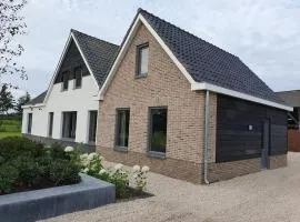 Compleet nieuw vakantiehuis Villa de Berken