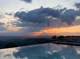 Villa Belvedere Langhe，位于Belvedere Langhe的酒店