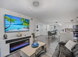 Luxury 2 Bedroom Condo with Lake Views