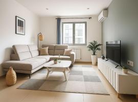 Joli appartement dans une r&eacute;sidence &agrave; Birkhadem，位于Birkhadem的带停车场的酒店